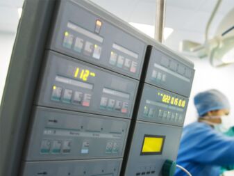 Elektronische Baugruppe für medizinische Geräte – gefertigt von Kingspan STG nach höchsten Qualitäts- und Sicherheitsstandards für den Einsatz in Diagnostik und Patientenversorgung.