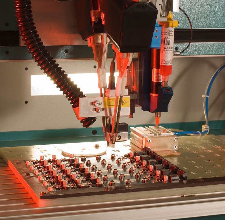 Kingspan STG Lötroboter in der Elektronikfertigung Kingspan STG Lötroboter in der Elektronikfertigung